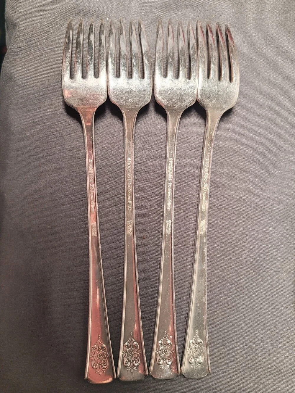 Vintage Wm Rogers Mountain Rose Decorative Silver Plated Dinner Forks. Set of 4